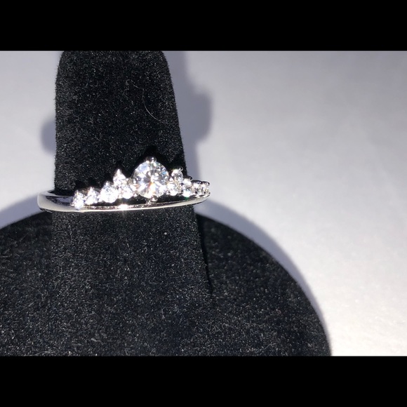 COPY - Moissanite diamond chevon ring in Sterling Silver - Picture 11 of 12